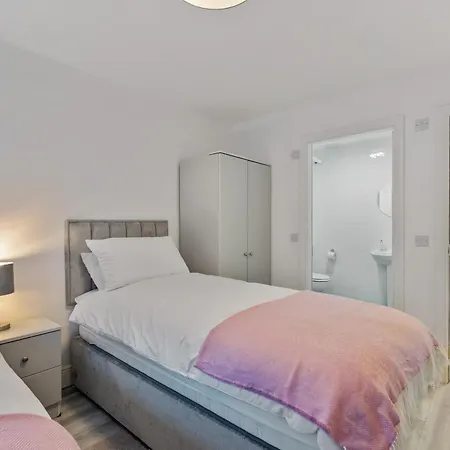 2 Rushbrooke County Cork *