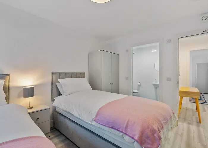 2 Rushbrooke County Cork *